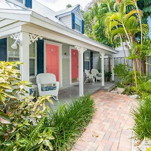 https://old-town-garden-villas.hotels-in-key-west.com